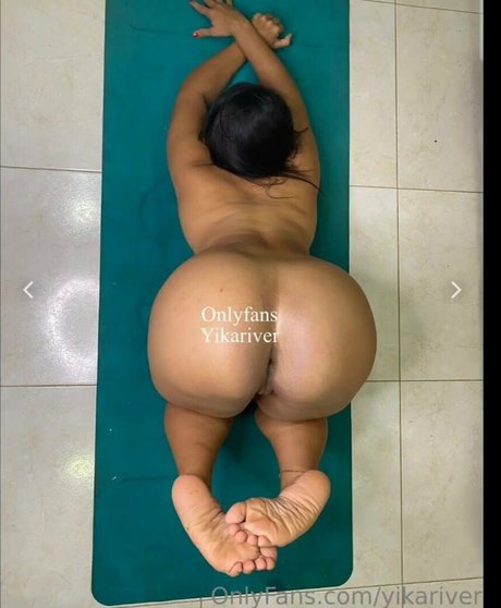 reine de pique onlyfans art érotique archive