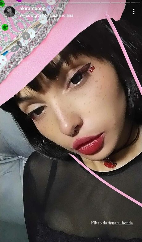 Akiramoon modèle xxx image