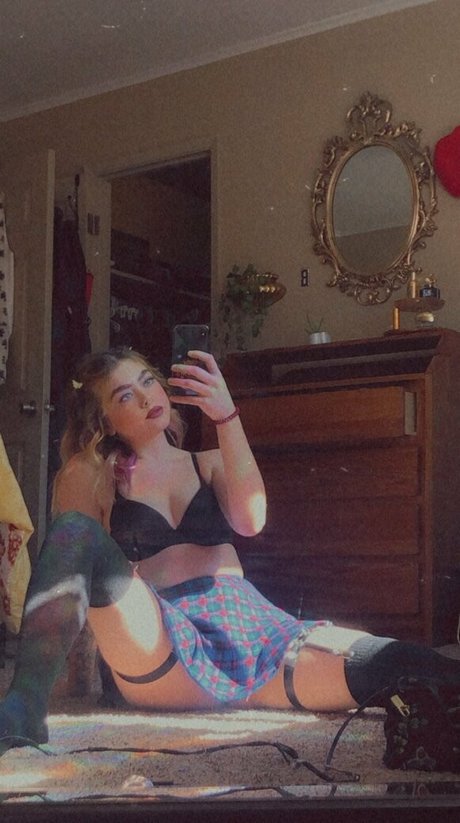 beetlebails actrice exclusive images