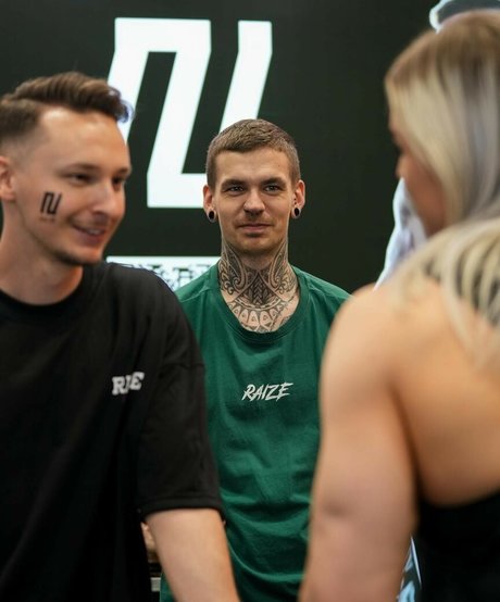 Lena Ramsteiner modèle artistique photos