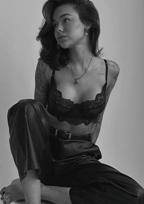 déshabillage onlyfans art haute définition galerie