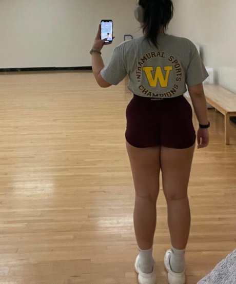 brunette onlyfans nu exclusif photo