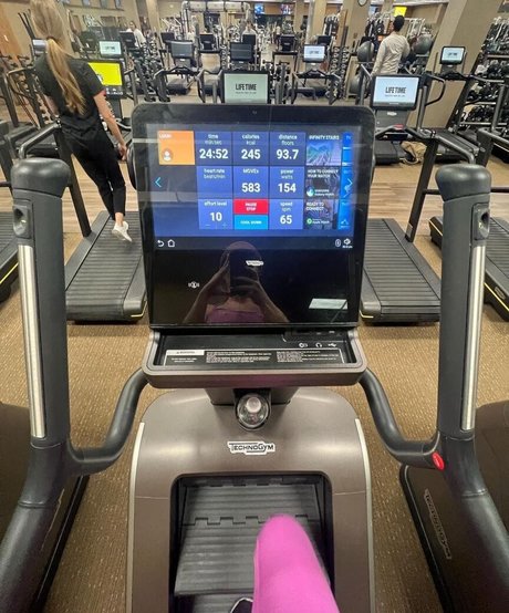 chaton courbé onlyfans érotique gratuit photo