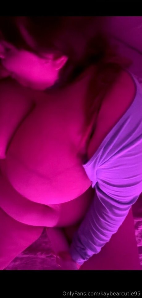 grand-mère onlyfans haut nu collection