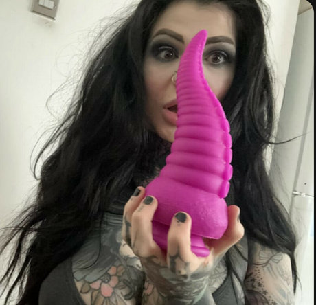 Seasick27 star érotique image