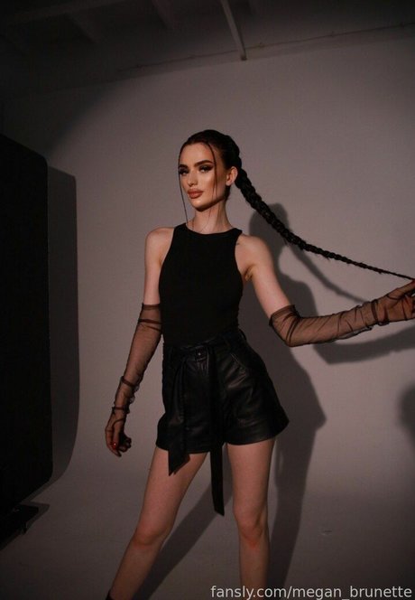 megan brunette modèle sympa images