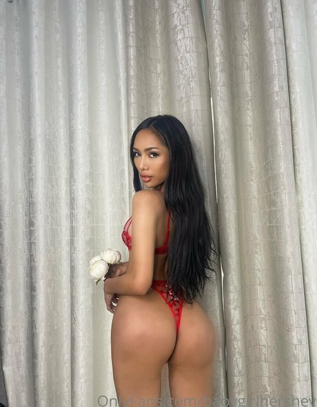 Babygirl Hershey modèle pornographique photos