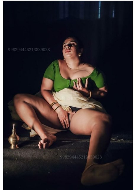 grosse rousse onlyfans art sympa photos