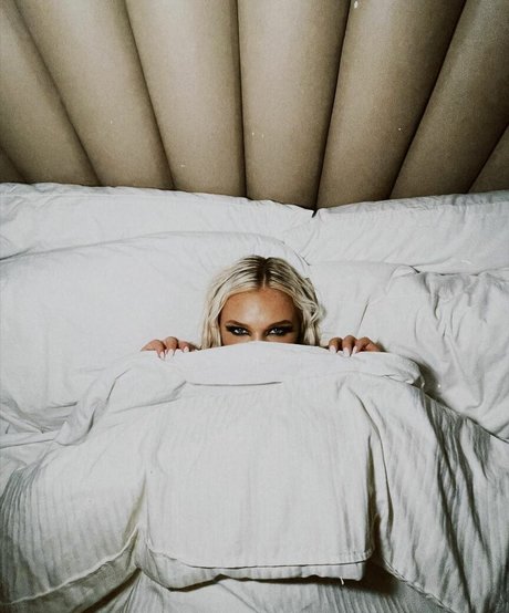 Julia Hart star du porno sexy des photos