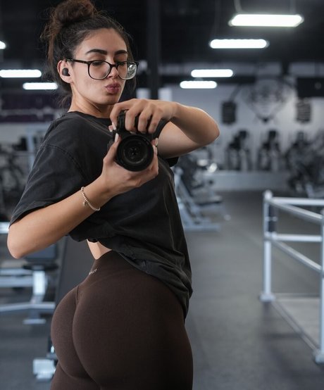 flexwness modèle nu galeries