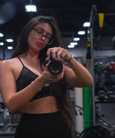 flexwness star pornographique images