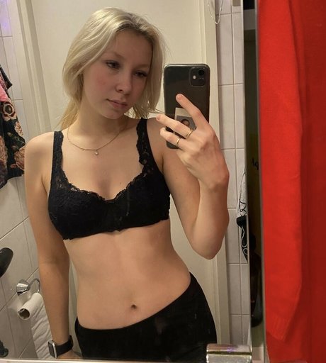 fans dia uniquement nu pornographique archive