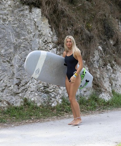 adolescents jeunes onlyfans nus érotiques images