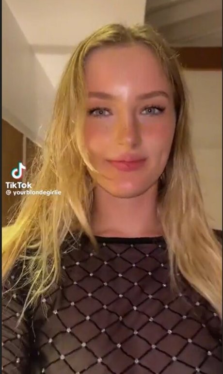 yourblondegirlie art star du porno des photos