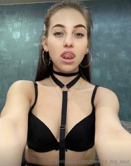 monica big soul star du porno parfaite des photos