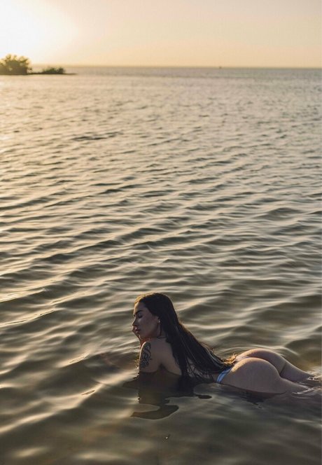 destinydelfina actrice pornographique galeries