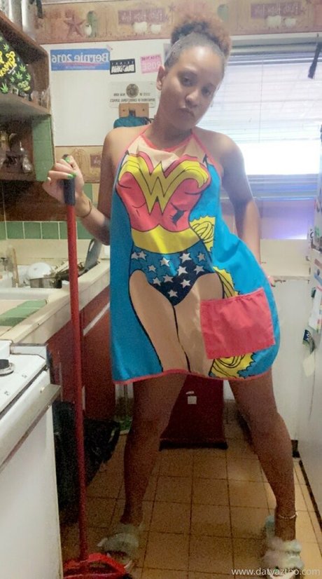 itsdatyaztho actrice exclusive des photos