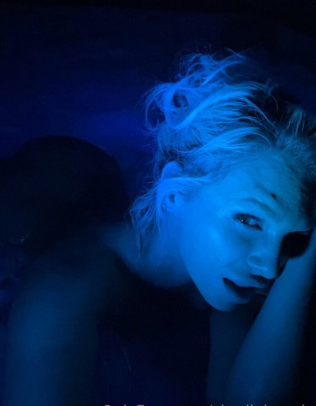 charliphoenix actrice de nus archive