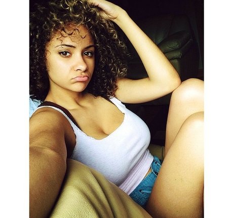 Nicole A Foster modèle de sexe archive