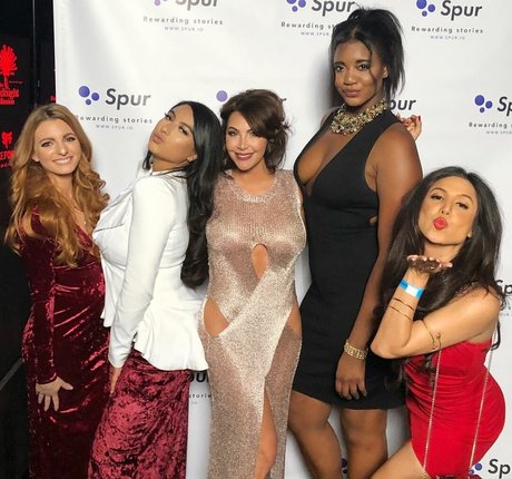 Wendy Alcala étoile érotique galeries