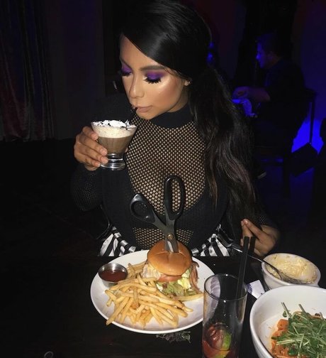 Wendy Alcala étoile de l'art images