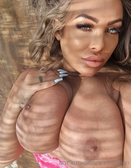 pom-pom girl asiatique onlyfans hd sympa des photos