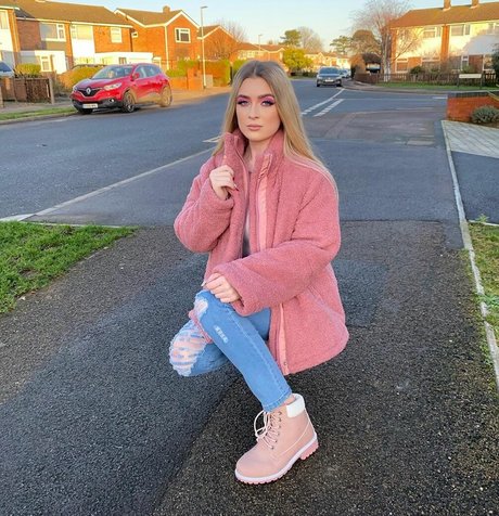 Alex Estelle star du porno en haute qualité photos