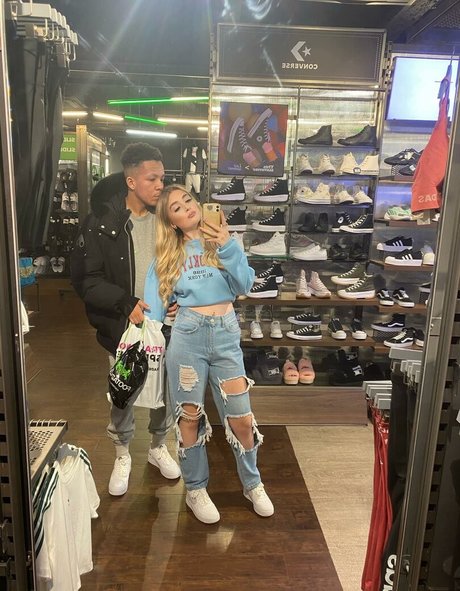 Alex Estelle modèle nu archive