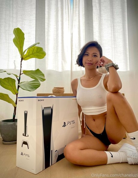 chaneluzi jolie étoile archive