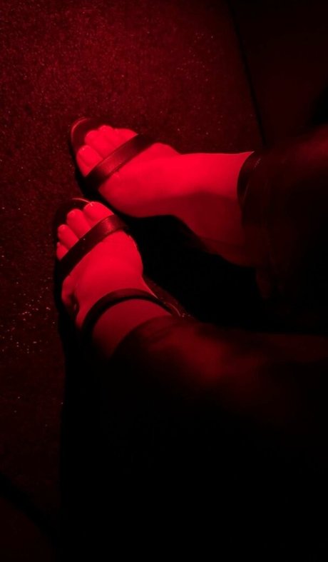 Evettexo modèle joli des photos