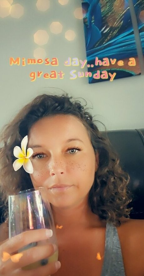 nellebeachgirl modèle pornographique archive