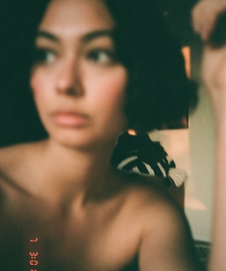 Bridget Gao Hollitt modèle porno img