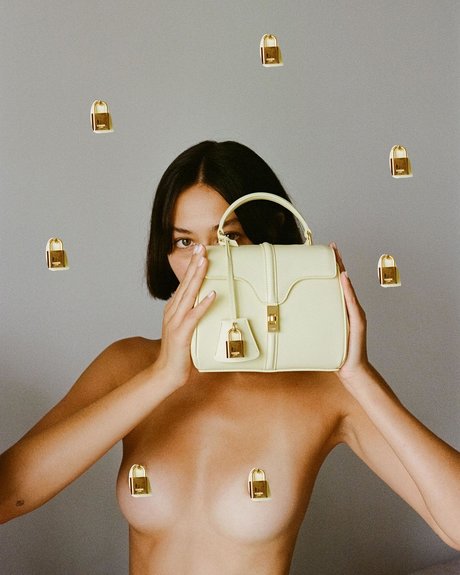 Bridget Gao Hollitt actrice de nus galeries