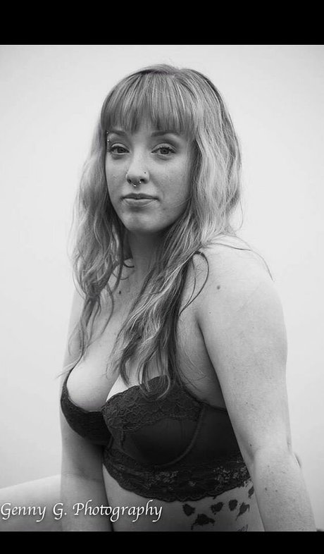 HotwifeAly modèle de haute qualité photo