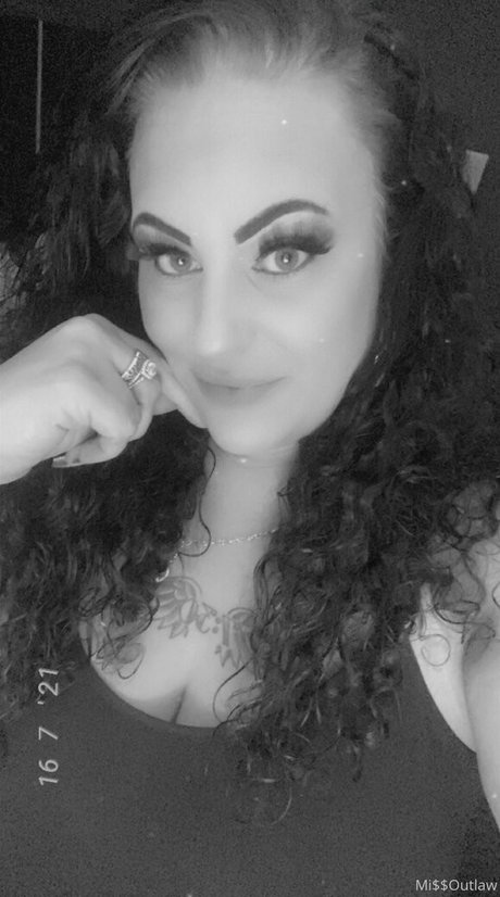 missoutlawakaladyk actrice porno img