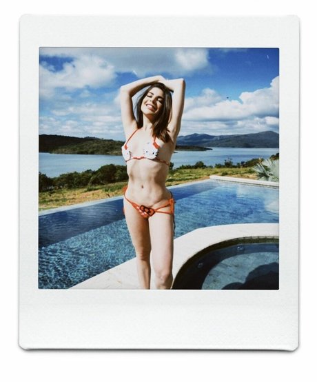 pom-pom girl asiatique onlyfans meilleure qualité image