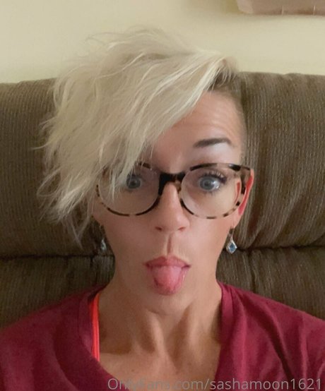 sashamoon1621 étoile gratuite img