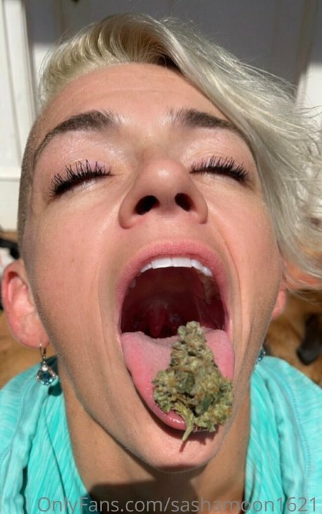 grand-mère onlyfans assez chaud photos