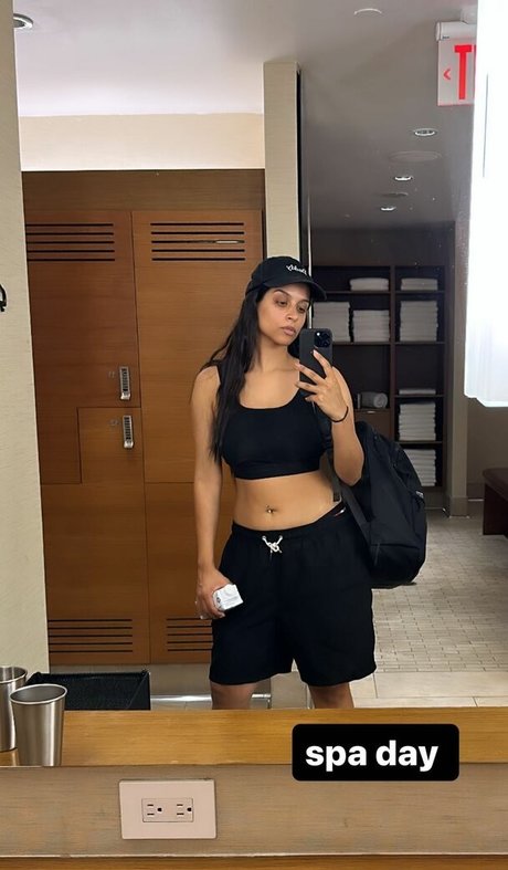Lilly Singh actrice porno photo