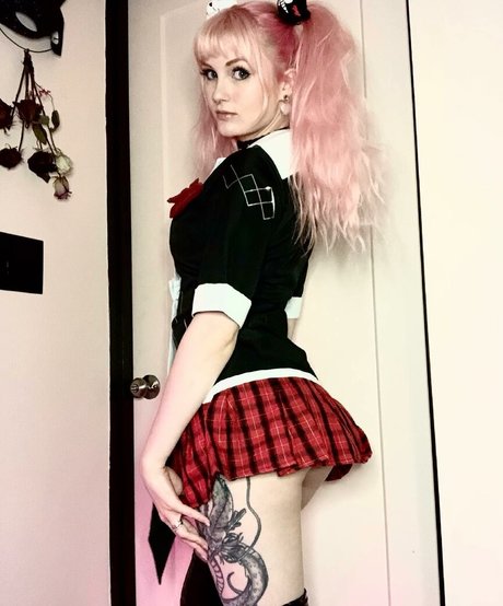 Luci Fallen modèle magnifique des photos