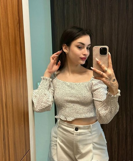 kira vipclub star du sexe images