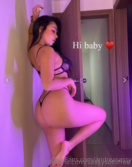 sassysotofree star du porno parfaite des photos