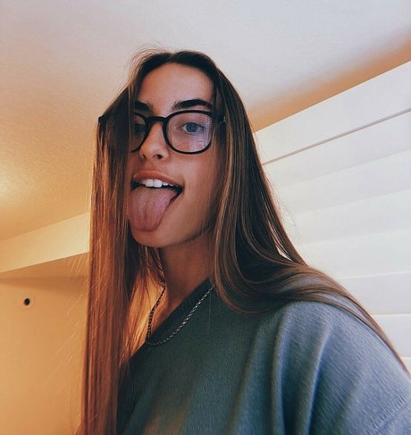 kailanovak modèle joli des photos