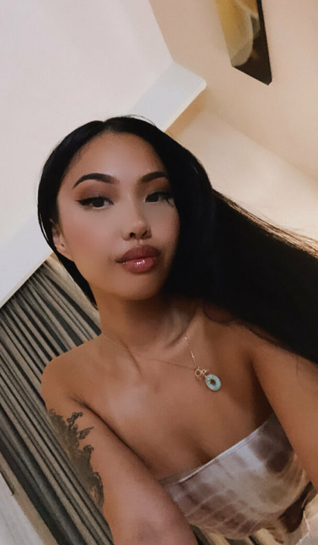 ladyboy asiatique onlyfans érotique des photos