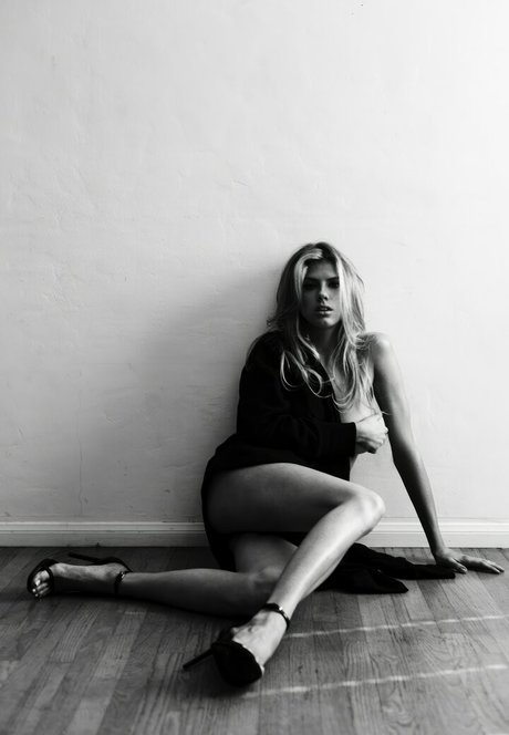 chaton courbé onlyfans jolie et gratuite galerie