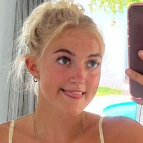 Kamilla Due modèle sympa photos