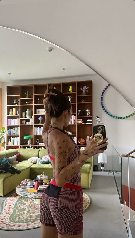 DJ Peggy Gou star du porno hd collection