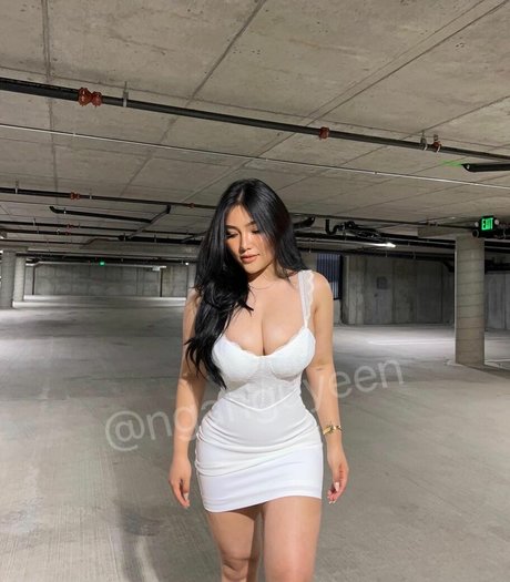 Ngan Nguyen star du porno belle images