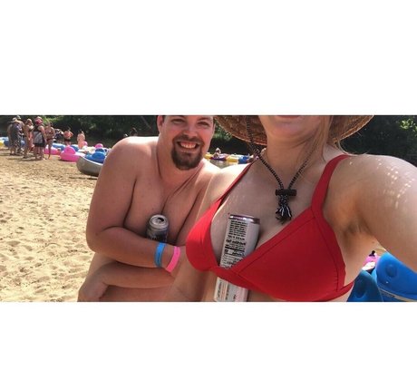 Kaytlin Lovely modèle hd des photos