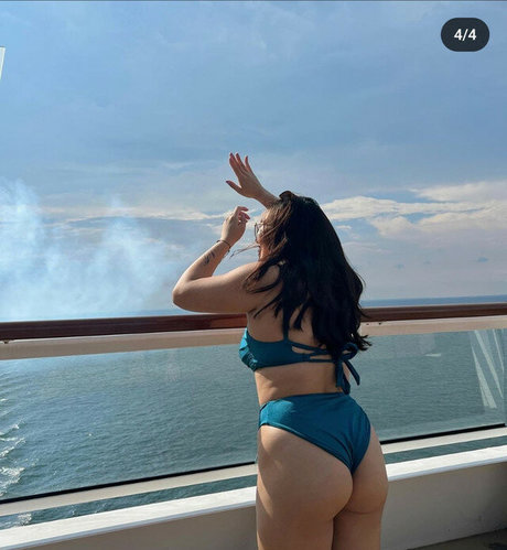 Mathilda Huang étoile érotique collection